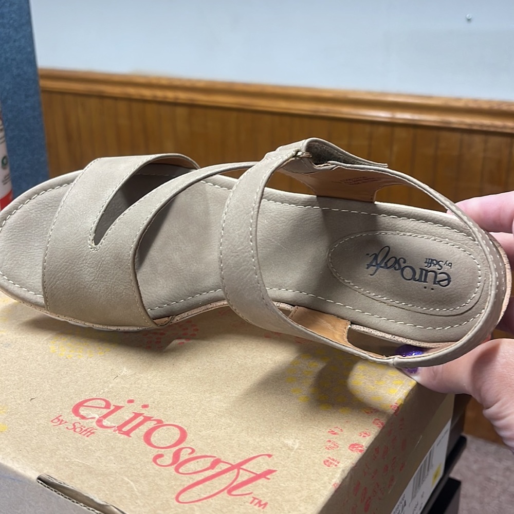 Euro Soft Camilia Stone Taupe Sandals - Picture 3 of 5